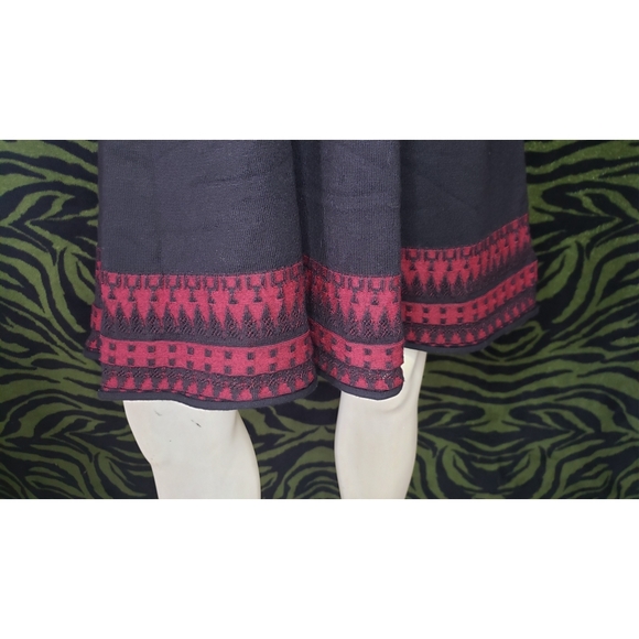Red & black l/s sweater skater dress size small - Picture 4 of 5